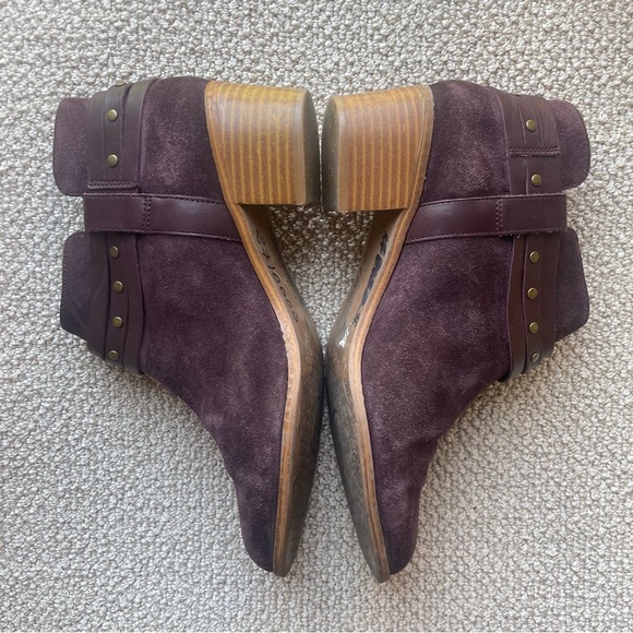 Clarks Marron (Purple) Suede Slip On Ankle Boots - Picture 5 of 8